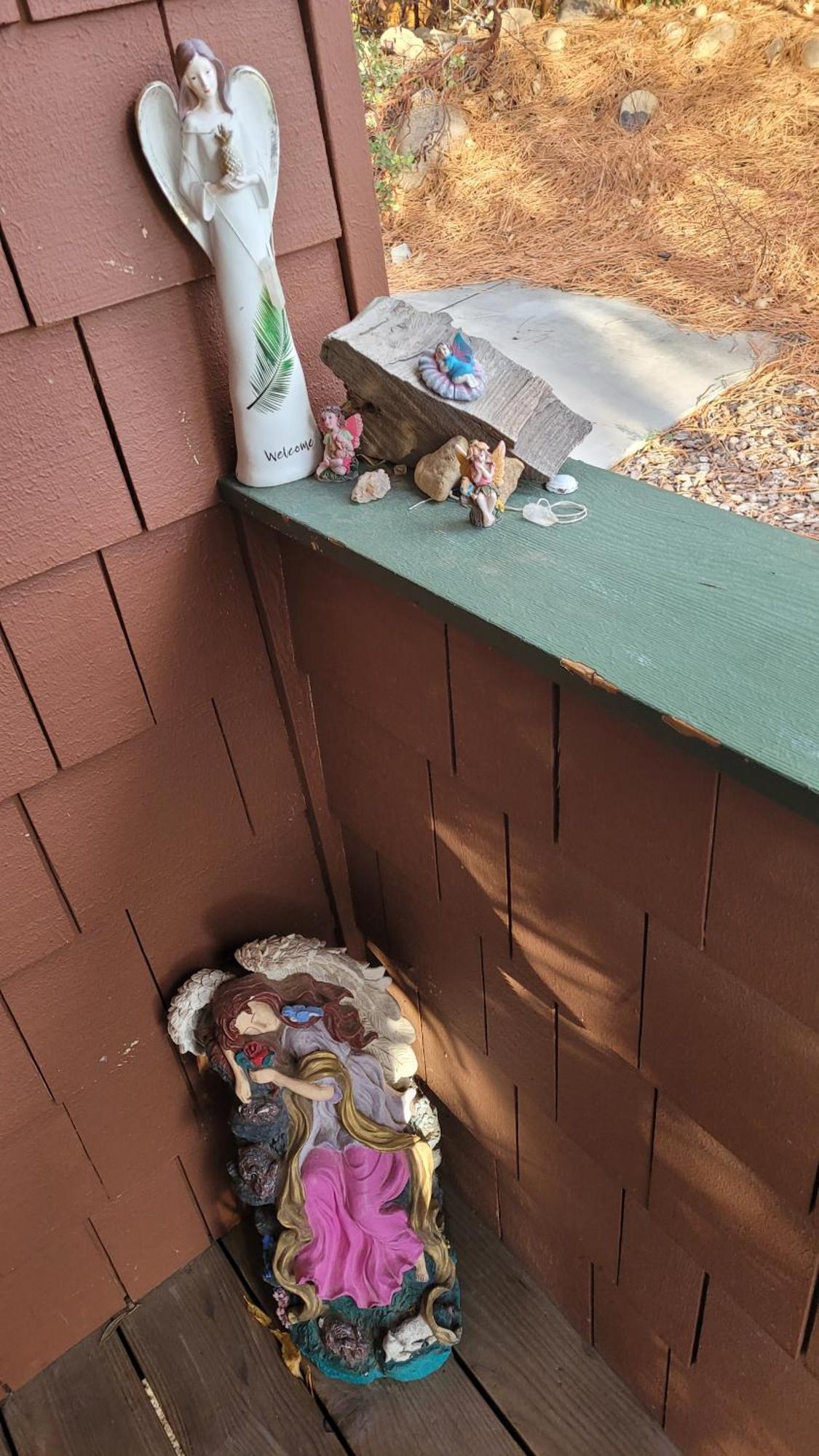 Angel Cottage With A Sauna Or The Cozy With A Jacuzzi Tub, Both Are Studios With A View Of Mount Shasta Room photo