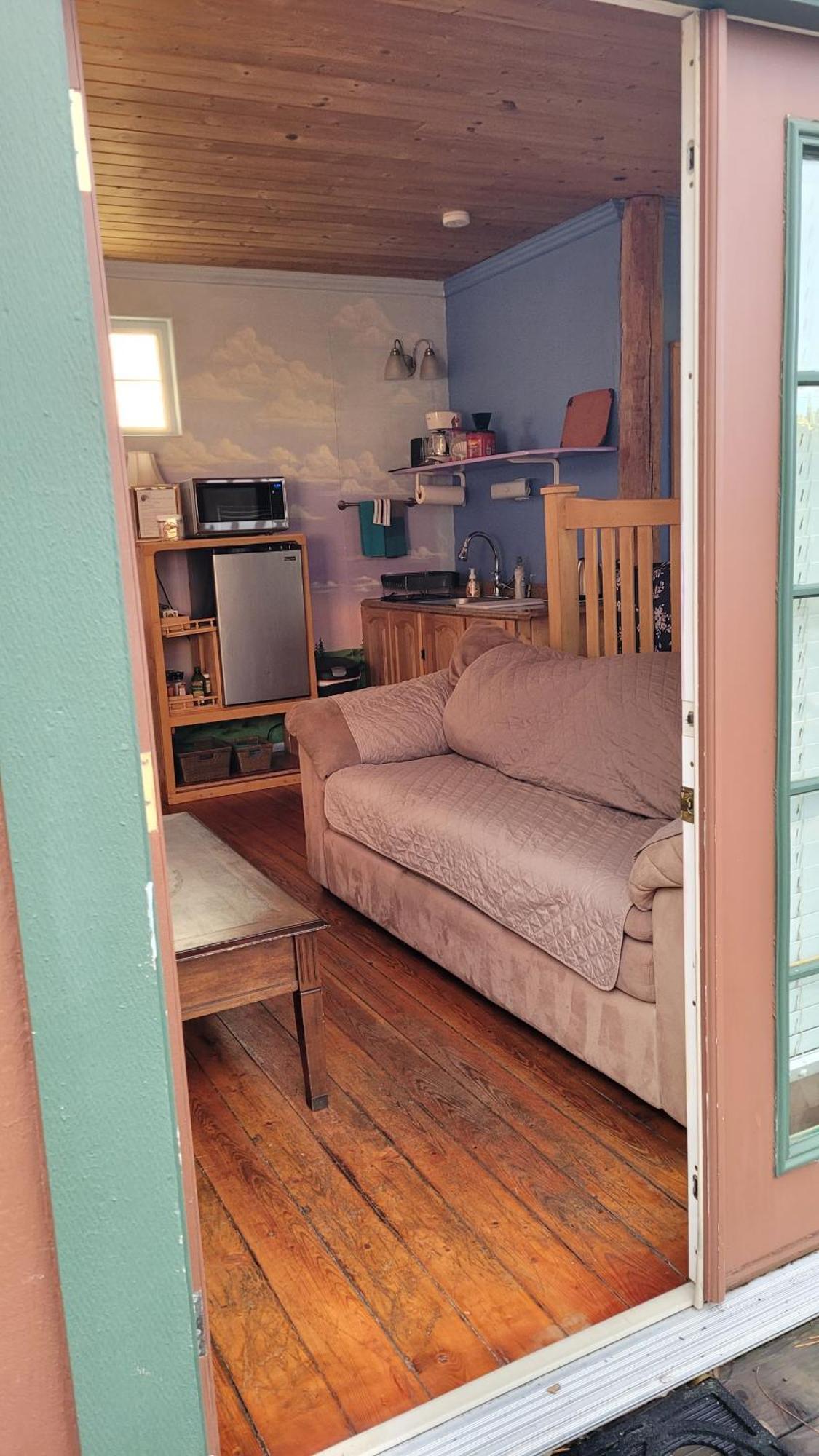 Angel Cottage With A Sauna Or The Cozy With A Jacuzzi Tub, Both Are Studios With A View Of Mount Shasta Room photo